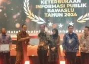 Bawaslu Sumbar Raih Penghargaan Informatif Evaluasi Keterbukaan Informasi