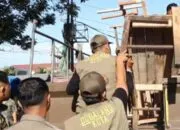 PKL di Lahan Parkir Pasar Bandar Buat di Tertibkan Satpol-PP Padang