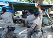 Satpol PP Padang Tertibkan 12 Bangunan Fasum di Kawasan Jati