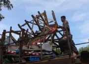 Lapak PKL Berdiri di Fasum di Angkut Satpol-PP Padang