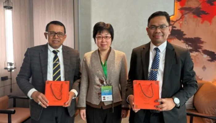 Rektor UNP Hadiri Rapat Tahunan Confucius Institute Mitra TFSU di Tianjin